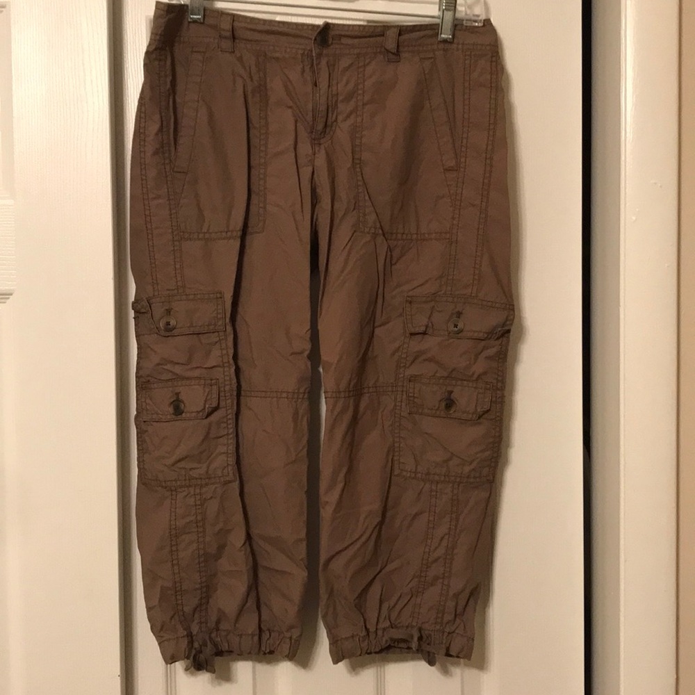 Loft Size 2 Cargo Crop Capri Pants